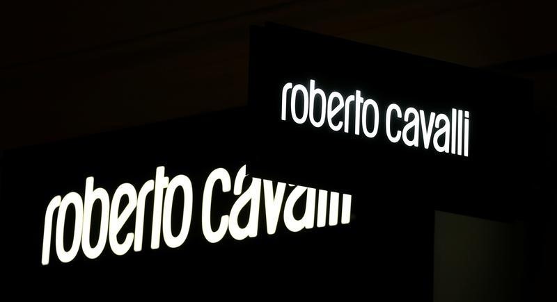 © Reuters. A company logo is pictured outside a Roberto Cavalli store in Vienna