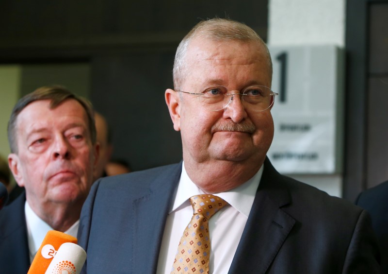 © Reuters. Former CEO of Porsche AG Wiedeking leaves court after being aquitted in Stuttgart