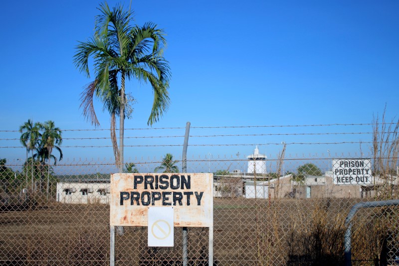 © Reuters. Barbed wire fences surround the Don Dale Youth Detention Centre located near Darwin in the Northern Territory, Australia