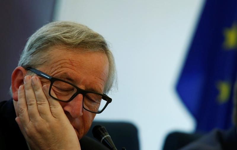 © Reuters. صحيفة: رئيس المفوضية الأوروبية يخشى انهيار اتفاق المهاجرين مع تركيا
