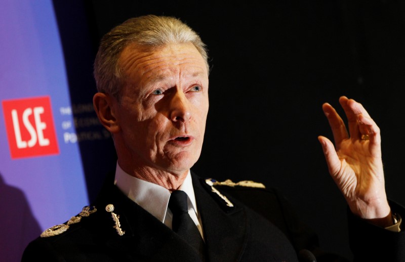 © Reuters. Commissioner of the Metropolitan Police Service Bernard Hogan-Howe speaks at the London School of Economics in London