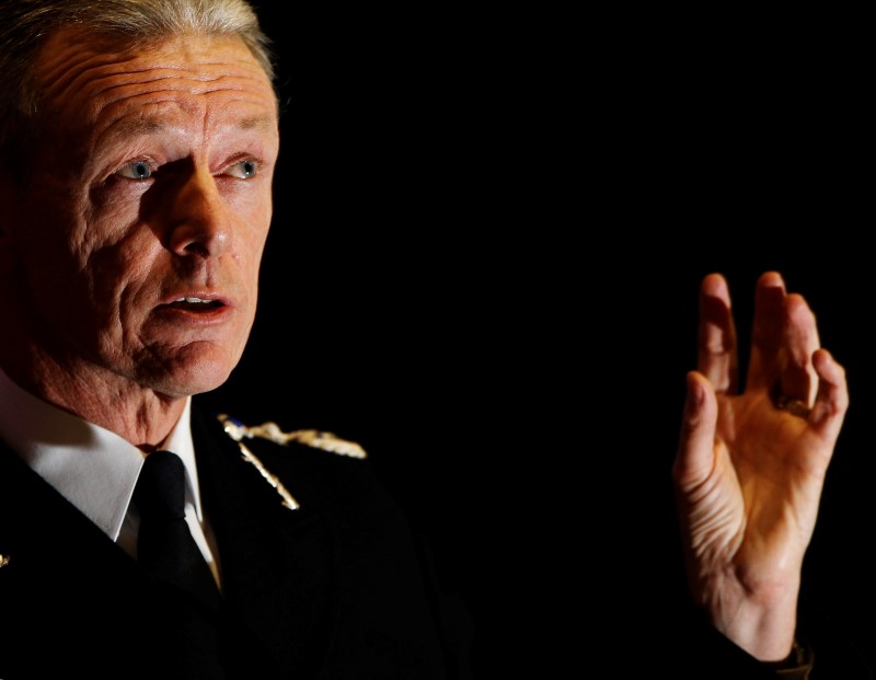 © Reuters. Commissioner of the Metropolitan Police Service Bernard Hogan-Howe speaks at the London School of Economics in London