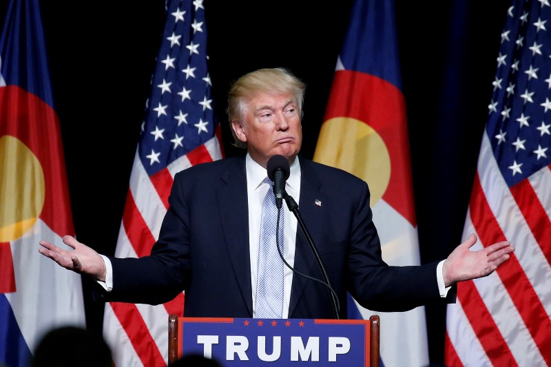 © Reuters. Republican presidential nominee Donald Trump speaks at a campaign rally in Colorado Springs