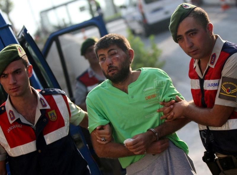 © Reuters. تركيا تعتقل أفراد كوماندوس حاولوا اعتقال إردوغان خلال محاولة الانقلاب