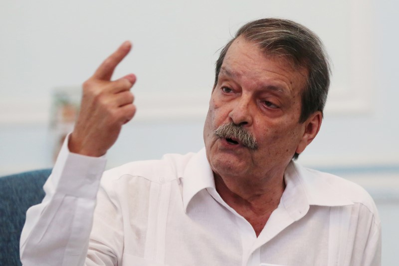 © Reuters. Cuban Deputy Foreign Minister Abelardo Moreno speaks during a news conference in Havana, Cuba