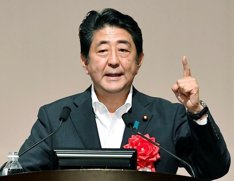 © Reuters. حكومة اليابان توافق على إجراءات بقيمة 130 مليار دولار في إطار حزمة تحفيز