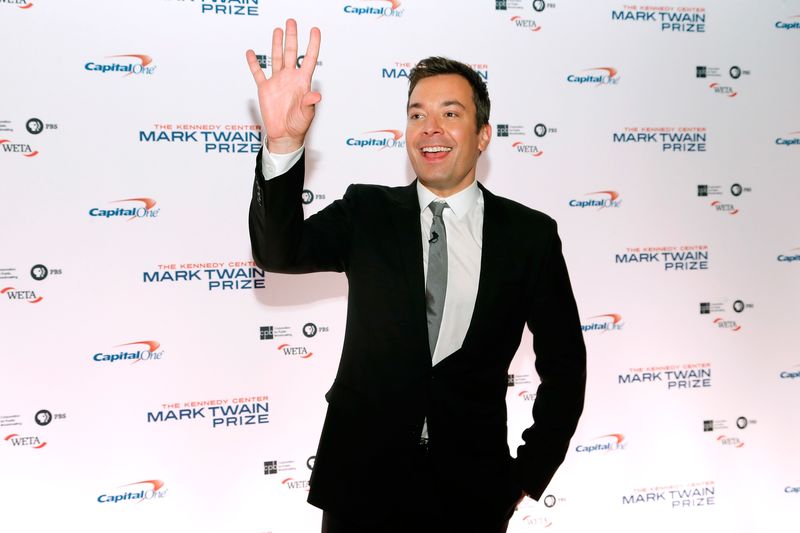 © Reuters. Comediante e apresentador de televisão Jimmy Fallon chega para cerimônia no Kennedy Center, em Washington