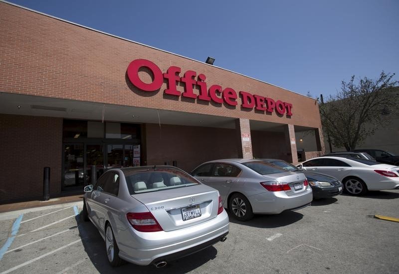 © Reuters. LE CHIFFRE D'AFFAIRES D'OFFICE DEPOT CONTINUE DE BAISSER