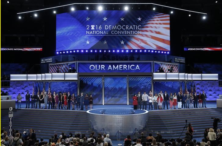 © Reuters. Congressional candidates appear onstage on the third day of the Democratic National Convention in Philadelphia