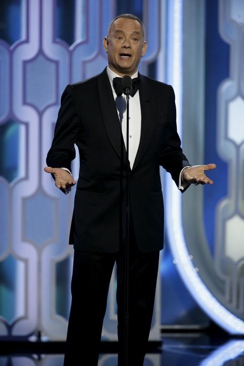 © Reuters. Ator Tom Hanks durante cerimônia do Globo de Ouro