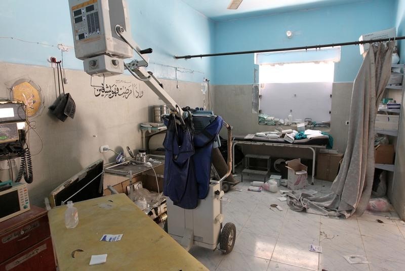 © Reuters. جماعة حقوقية: قوات الحكومة السورية استهدفت مستشفيات في أسوأ أسبوع بحلب
