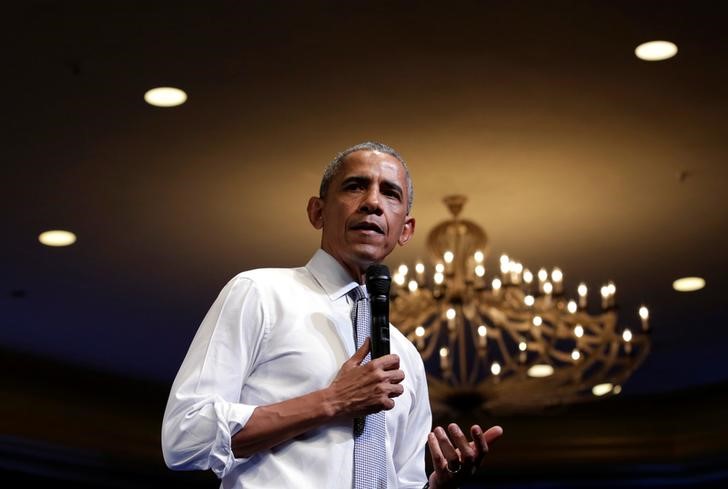 © Reuters. U.S. President Barack Obama speaks at a Young African Leaders Initiative town hall in Washington