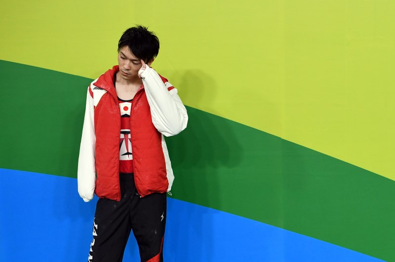 © Reuters. Adicción a Pokemon GO le cuesta caro a gimnasta japonés Uchimura