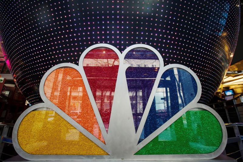 © Reuters. An NBC logo filled with candies is pcitured in the NBC store inside Rockefeller Center in New York