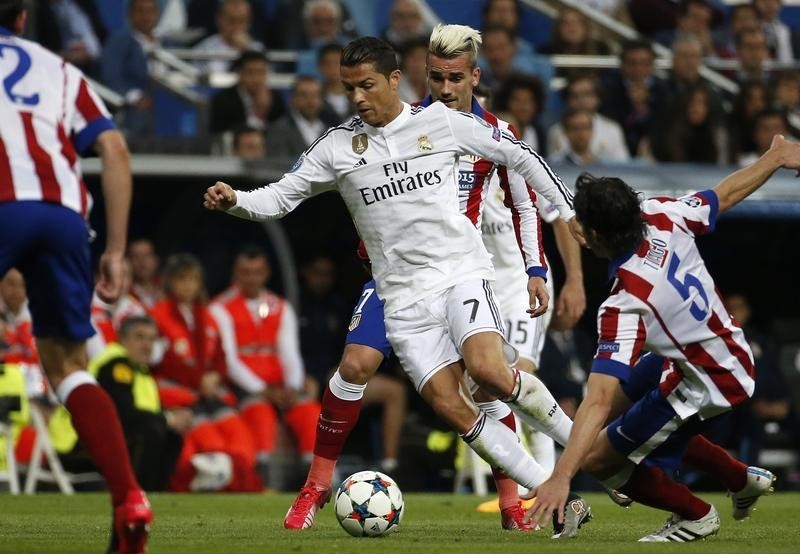 © Reuters. Ronaldo, Bale y Griezmann competirán por el premio al mejor jugador de la UEFA