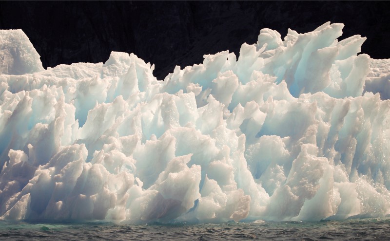 © Reuters. Um iceberg flutua próximo ao Eriks Fjord, perto da cidade de Narsarsuaq, Groelândia, em foto de arquivo