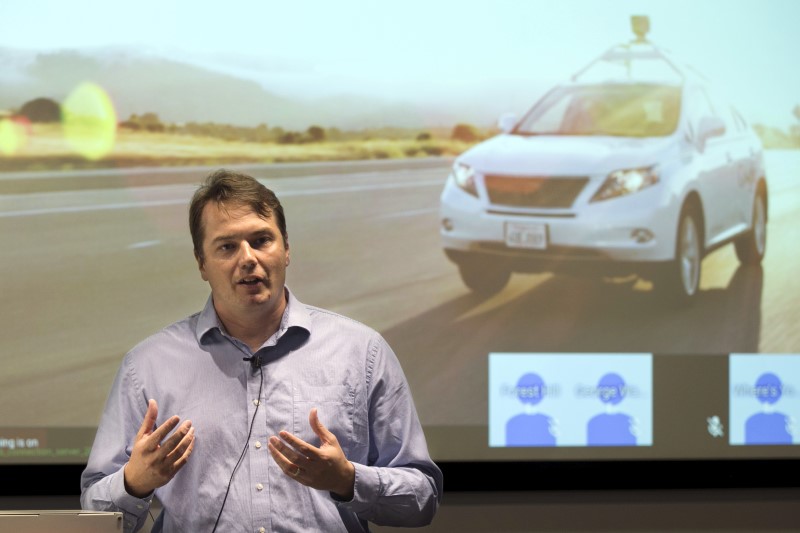 © Reuters. Chris Urmson, Director of the Self Driving Cars Project at Google, speaks to the media during a preview of Google's prototype autonomous vehicles in Mountain View, California