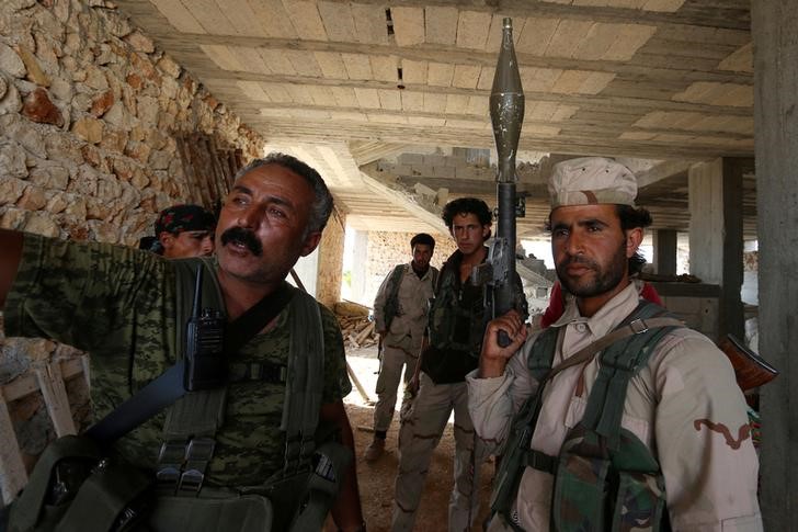 © Reuters. المرصد السوري: قوات سوريا الديمقراطية سيطرت "بشكل  شبه كامل" على منبج
