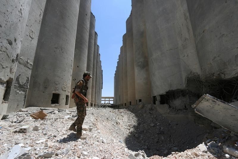 © Reuters. Estado Islámico, "casi completamente" expulsado de la ciudad siria de Manbij