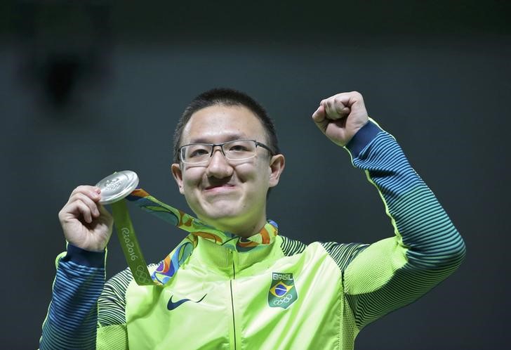 © Reuters. 2016 Rio Olympics - Shooting - Victory Ceremony - Men's 10m Air Pistol Victory Ceremony