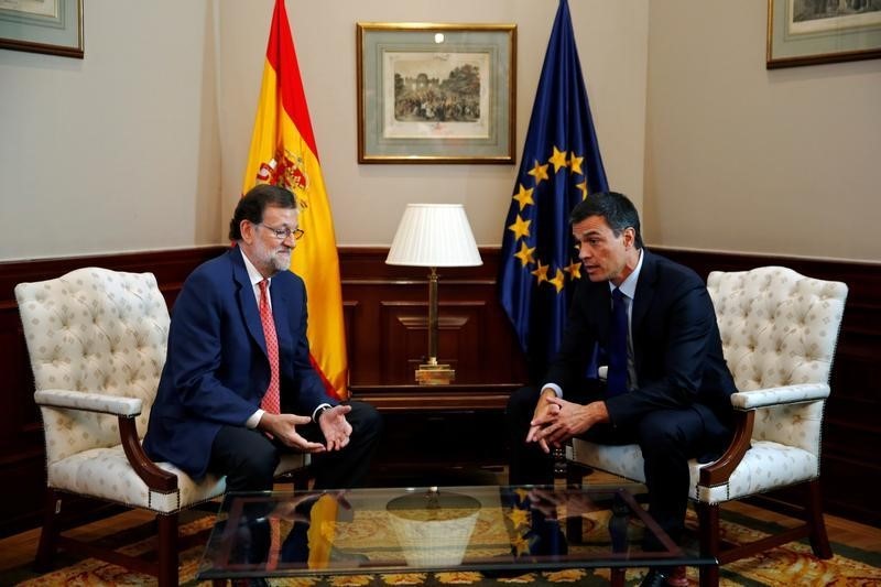 © Reuters. El PSOE podría reexaminar su negativa a Rajoy, según su secretario de Economía