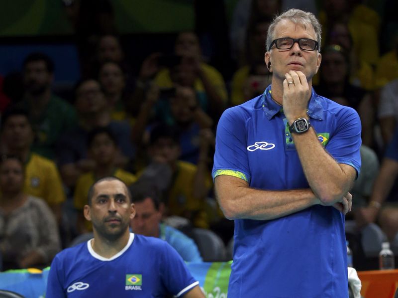 © Reuters. Volleyball - Men's Preliminary - Pool A Brazil v Mexico