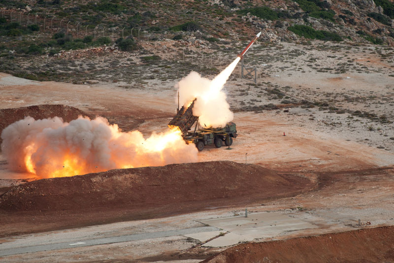 © Reuters. German armed forces Bundeswehr fire a Patriot missile at the NATO Missile Firing Installation during training at Sauda Bay near Chania, Crete