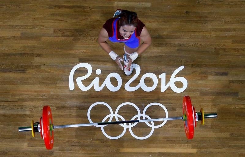 © Reuters. Weightlifting - Women's 48kg