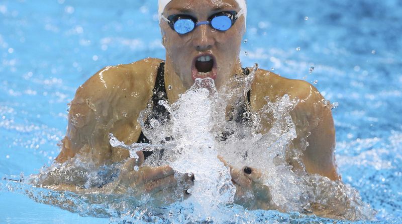 © Reuters. Húngara Hosszu domina la piscina de Río, rusa Efimova se lleva plata y abucheos
