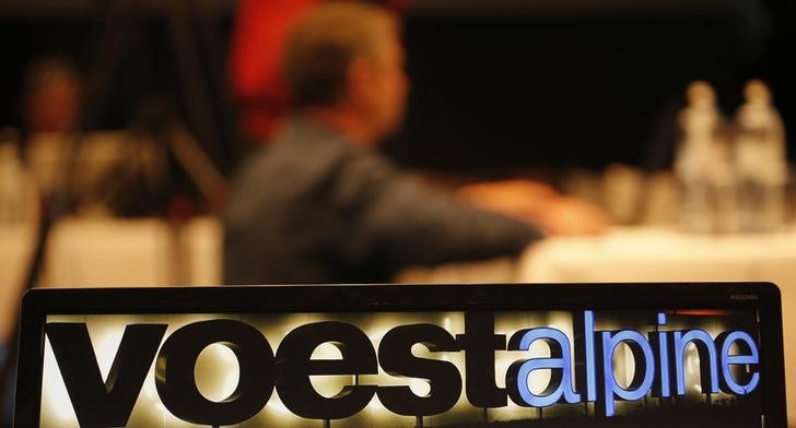 © Reuters. The company logo of Voestalpine is pictured before a news conference in Vienna