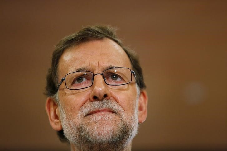 © Reuters. Primeiro-ministro espanhol em exercício, Mariano Rajoy, participa de coletiva de imprensa