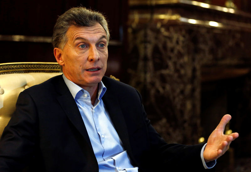© Reuters. Argentine President Macri speaks during an interview in Buenos Aires, Argentina