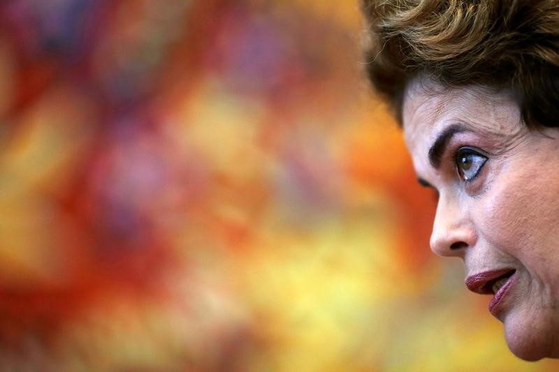 © Reuters. Presidente afastada Dilma Rousseff participa de coletiva com imprensa estrangeira em Brasília