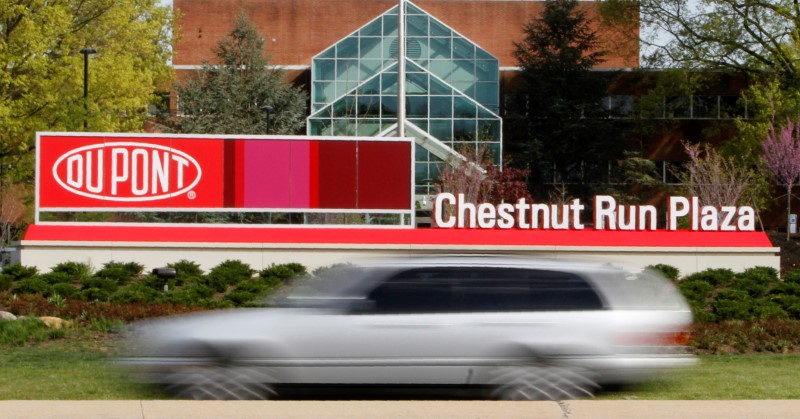 © Reuters. A view of the Dupont logo on a sign at the Dupont Chestnut Run Plaza  facility near Wilmington, Delaware