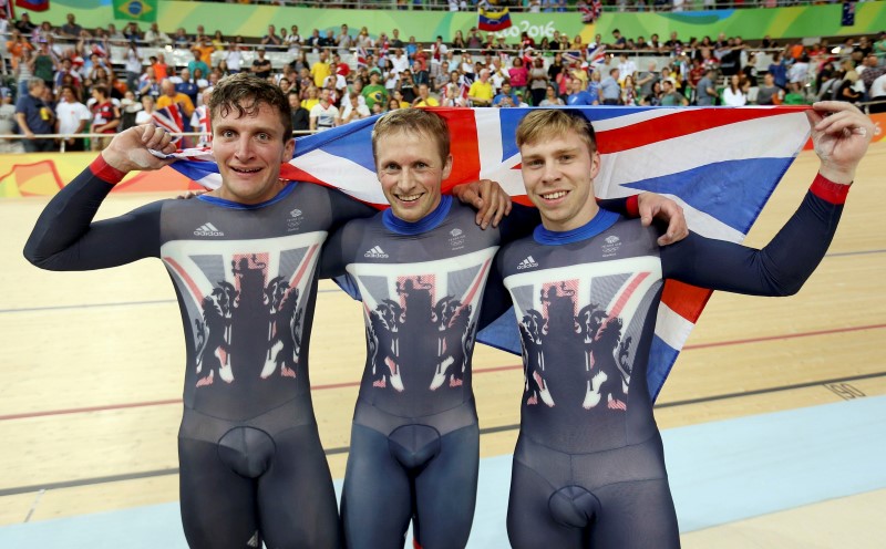 © Reuters. 2016 Rio Olympics - Cycling Track - Men's Team Sprint Final Gold Race