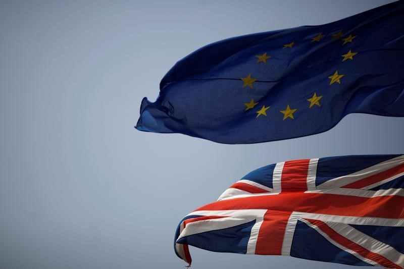 © Reuters. The Union Jack and the European Union flag are seen flying in the British overseas territory of Gibraltar