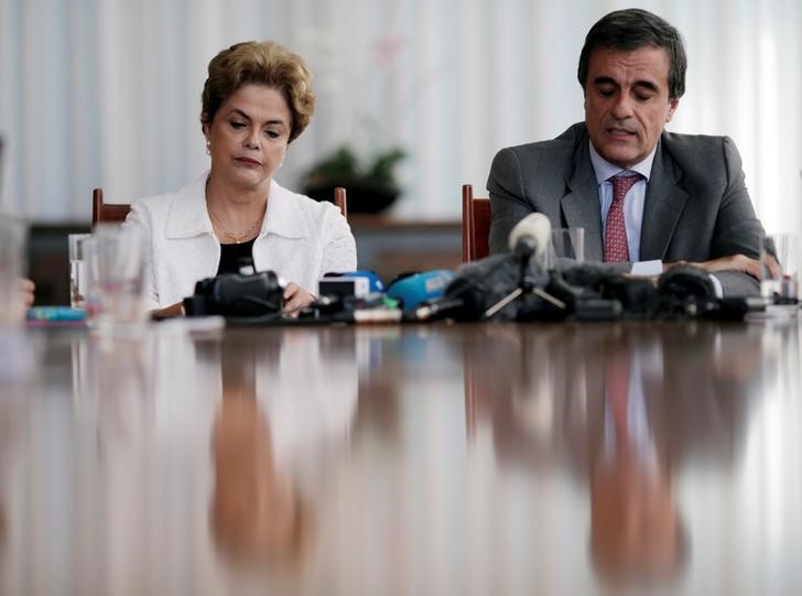 © Reuters. Presidente afastada Dilma Rousseff e ex-advogado geral da União, José Eduardo Cardozo