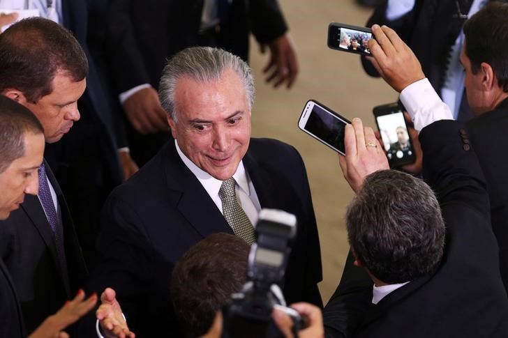 © Reuters. Presidente-interino Michel Temer após reunião com representantes do setor da construção em Brasília