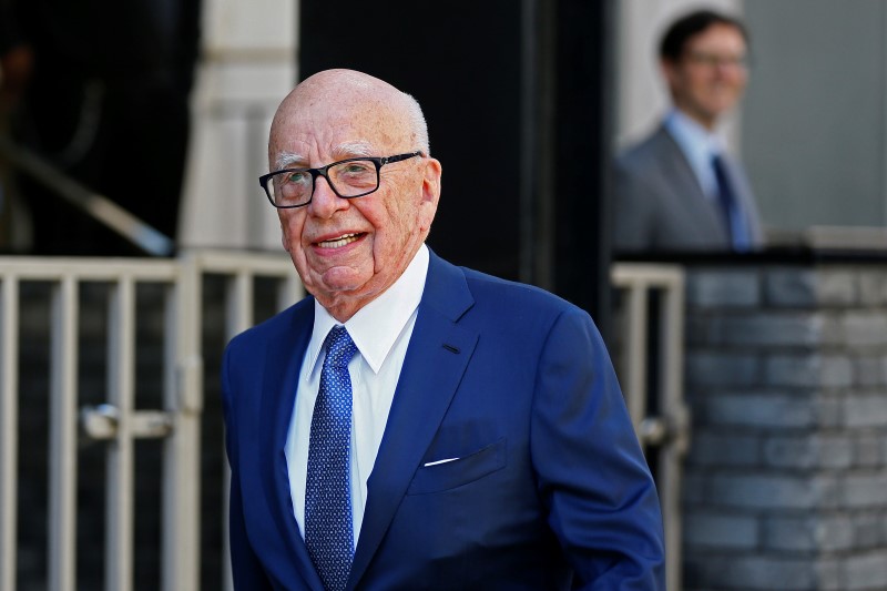 © Reuters. Media mogul Rupert Murdoch leaves his home in London