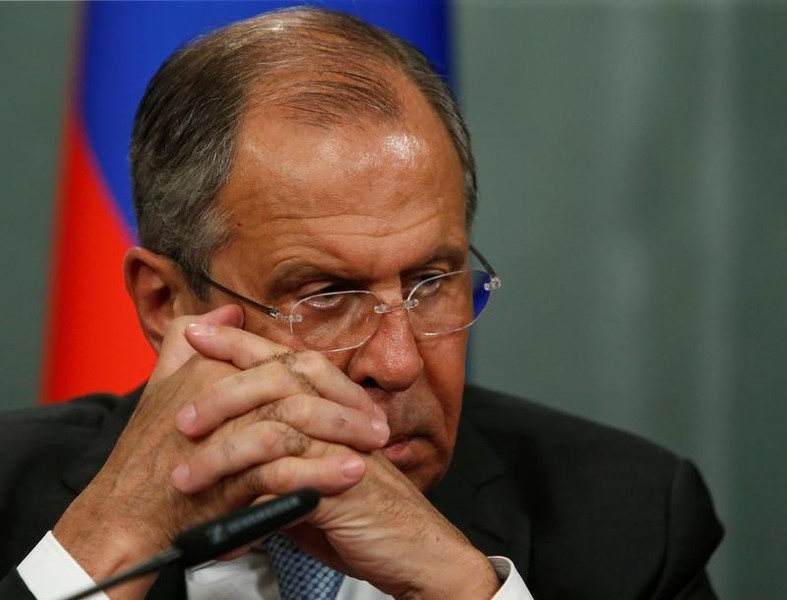 © Reuters. Russian Foreign Minister Lavrov attends joint news conference with U.S. Secretary of State Kerry following their meeting in Moscow