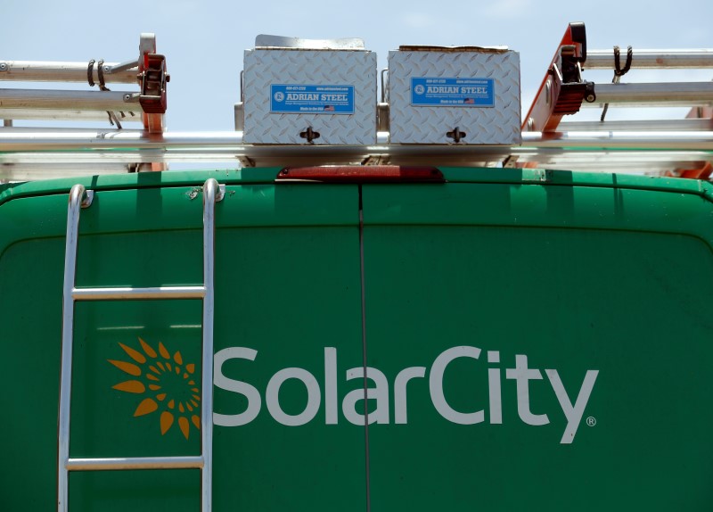 © Reuters. A SolarCity vehicle is seen on the road in San Diego, California