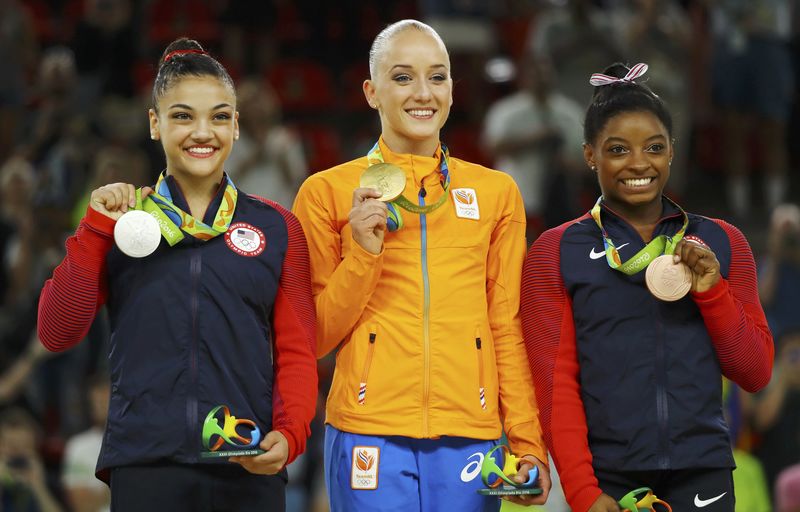 © Reuters. 2016 Rio Olympics - Artistic Gymnastics - Women's Balance Beam Victory Ceremony