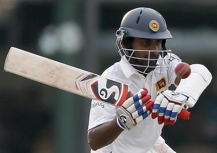 © Reuters. Sri Lanka's Silva plays a shot during the second day of their second test cricket match against West Indies in Colombo