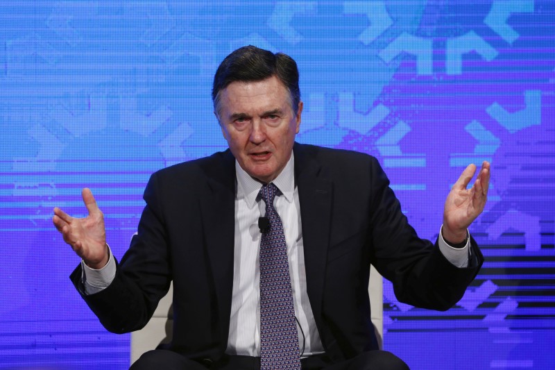 © Reuters. Dennis Lockhart of the Atlanta Fed takes part in a panel convened to speak about the health of the U.S. economy in New York