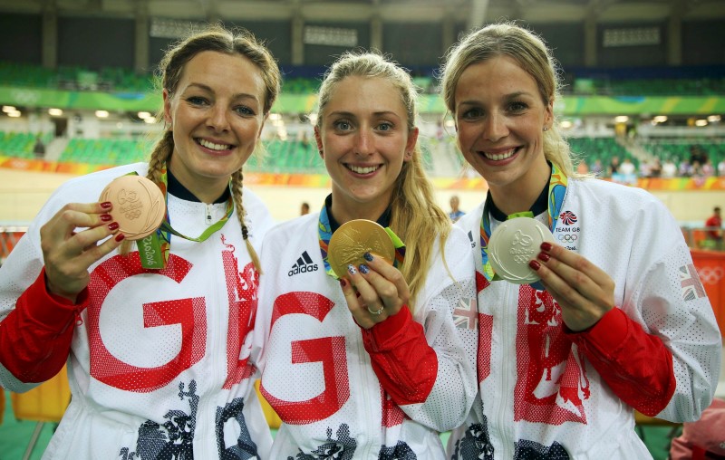 © Reuters. Cycling Track - Women's Sprint Victory Ceremony