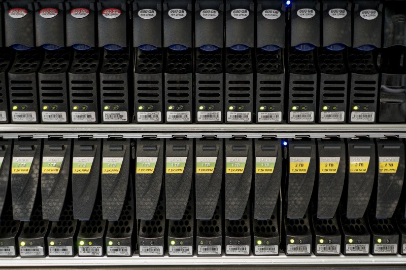 © Reuters. Hard disks are pictured inside a server room at a company in Bangkok