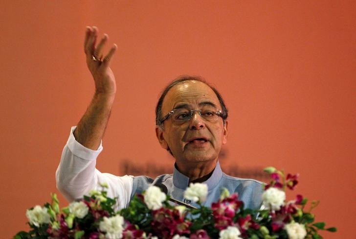 © Reuters. India's Finance Minister Jaitley gestures as he addresses a gathering during a seminar in Ahmedabad