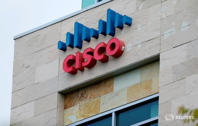 © Reuters. Логотип Cisco в Сан-Диего, Калифорния