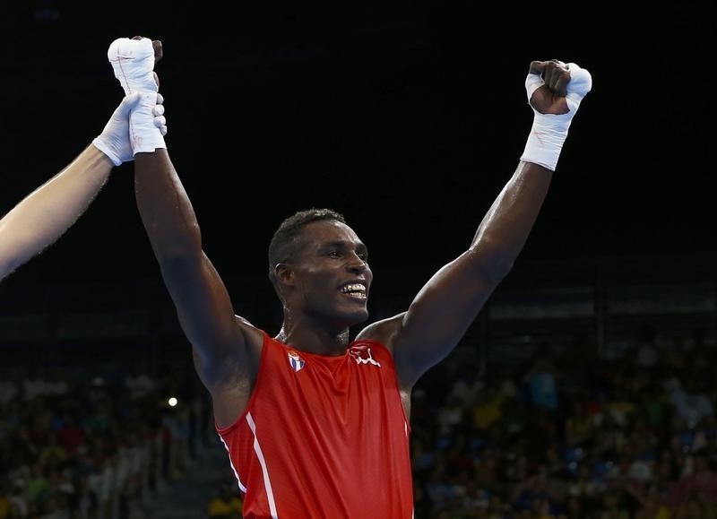 © Reuters. الكوبي لا كروز ينال ذهبية خفيف الثقيل للملاكمة في اولمبياد ريو