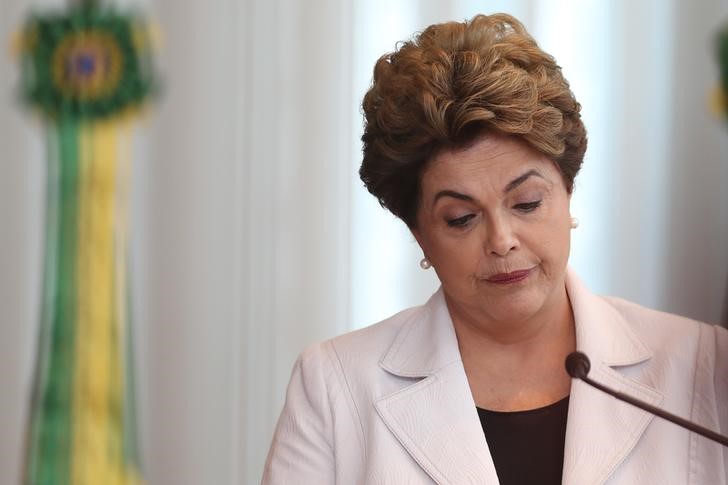 © Reuters. Presidente afastada Dilma Rousseff lê carta à nação no Palácio da Alvorada, em Brasília